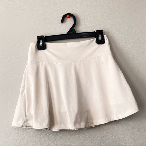 White mini skort. - Picture 1 of 1